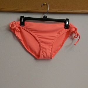 Side tie bikini bottoms